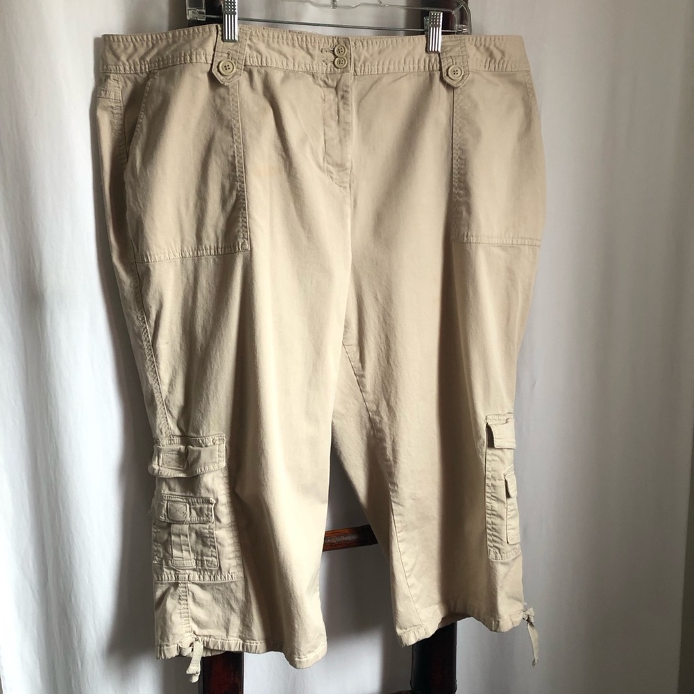 Women's Tan Cargo Shorts